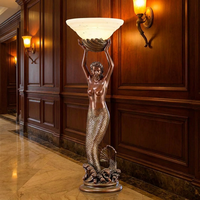 Lampadaire Sculptural Personnalisable en Bronze Femme Européenne – Taille Sur Mesure, Installation Mondiale Incluse, Cadeau Fête Nationale en Métal Coulé