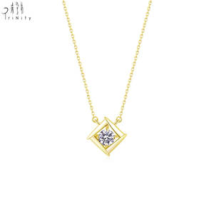 Collier pendentif miniature en or rose massif 18 carats avec diamant naturel véritable, forme losange tendance, cadeau pour femme - Product Image 1