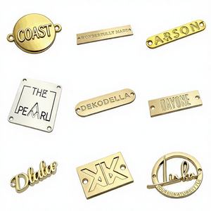 ป้ายโลหะแบบกำหนดเองสุดหรู เป็นมิตรกับสิ่งแวดล้อม พร้อมลายนูน สำหรับเสื้อผ้า กระเป๋า และรองเท้า - Product Image 1