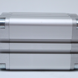 Новый Оригинальный Программируемый Логический Контроллер (ПЛК) ADVU-50-60-<span class=keywords><strong>P</strong></span>-A для Промышленной Автоматизации, в Наличии - Product Image 1