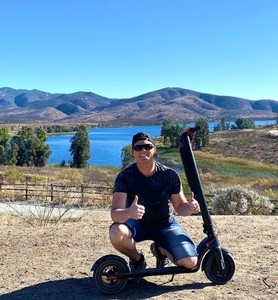 Monopattino Elettrico X9 Plus con Autonomia di 100km, Batteria Rimovibile 36V 48V 15.6Ah, 500W, Pieghevole, per Adulti, E-scooter a Due Ruote per Pendolari - Product Image 5