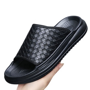 Chaussures de plage pour hommes haut de gamme, légères et antidérapantes, avec tige en faux daim respirant et semelle extérieure en EVA, idéales pour l'été et la marche sur le sable (effet marche dans la boue), pour couples. - Product Image 6