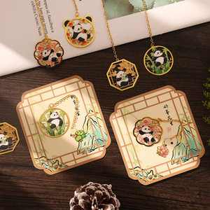 Segnalibro in metallo intagliato a forma di panda, raffinato segnalibro in stile cinese, regalo creativo e culturale per bambini e studenti, ideale per la lettura - Product Image 2