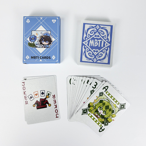 <span class=keywords><strong>Carte</strong></span> <span class=keywords><strong>da</strong></span> Poker su misura mazzo di <span class=keywords><strong>gioco</strong></span> durevole <span class=keywords><strong>carte</strong></span> <span class=keywords><strong>da</strong></span> <span class=keywords><strong>gioco</strong></span> con Logo di stampa <span class=keywords><strong>per</strong></span> casinò di intrattenimento e regalo promozionale - Product Image 2