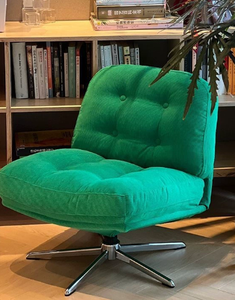 Poltrona Lounge Imbottita dal Design Moderno, Sedia Girevole per Hotel, Soggiorno e Camera da Letto, Arredamento Verde - Product Image 1