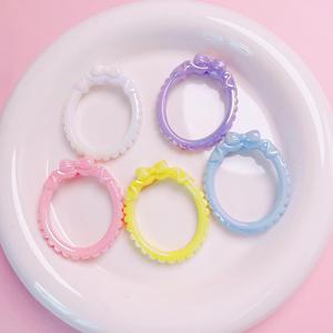 Vente en gros de cadre photo ovale de couleur de haute qualité avec nœud mignon perlé porte-clés bricolage pendentif de voiture perles acryliques - Product Image 5