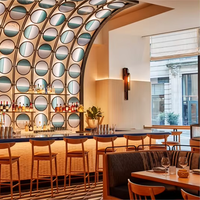 Ensemble de table et de chaises de salle à manger modernes et personnalisables de luxe pour hôtel 5 étoiles, restaurant commercial, mobilier de restaurant carré en bois massif