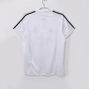 Vintage Klassische Retro Fußballtrikots Maßgeschneiderte Fußballshirts V-Ausschnitt 100% Polyester Digital-Druck Einfarbiges Muster Trikot-Sets für Herren - Product Image 5