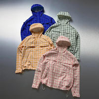 Blouson Bomber Personnalisé Imperméable à Capuche Entièrement Imprimé à Carreaux avec Fermeture Éclair en Nylon Coupe-Vent pour Homme – Conception Fabricant de Vêtements