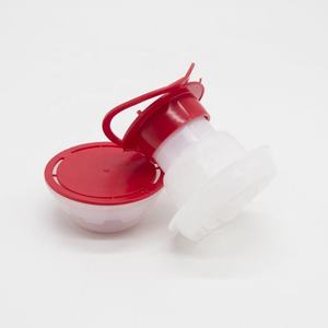 高品質プラスチック製エンジンオイルキャップ 32mm プラスチック製フレキシブル注ぎ口付き金属缶用蓋 - Product Image 3
