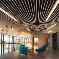 Matériaux de construction Faux plafond en forme de U Motif bois Plafond suspendu à lamelles en aluminium pour la décoration intérieure de restaurant