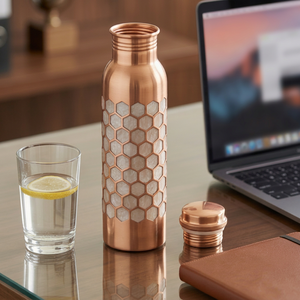 Botella de Agua de Cobre con Patrón Hexagonal de Textura Blanca y Dorada, Elegante y Ecológica para Uso Diario, Yoga, Gimnasio, Viajes, Regalo - Product Image 1