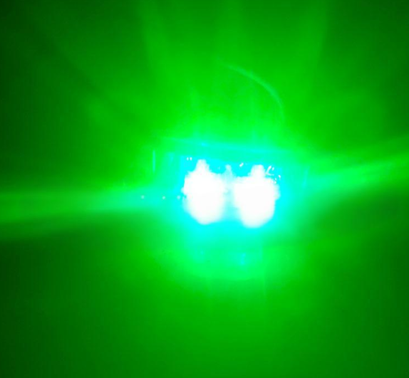 สีเขียว