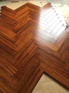 Parquet in <span class=keywords><strong>Legno</strong></span> Naturale <span class=keywords><strong>di</strong></span> <span class=keywords><strong>Iroko</strong></span> con Motivo a Spina <span class=keywords><strong>di</strong></span> Pesce, Resistente ai Raggi UV - Product Image 3