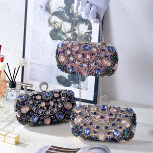 Bolso de mano de poliéster brillante con bordado de cuentas hecho a mano, estilo nuevo transfronterizo, con diamantes incrustados y cierre de hebilla para bolso Tanjing - Product Image 4