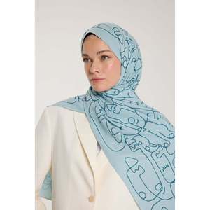 ผ้าพันคอไหมพิมพ์ลายขอบสีเขียวอมฟ้า ยาว สำหรับผู้หญิง ใช้งานได้หลากหลาย พิมพ์ลายดิจิทัล ผ้าไหมแท้ 100% - Product Image 2