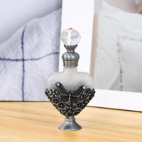 Botol Parfum Kupu-kupu Logam 10ml Bentuk Hati Botol Kaca Kosong Isi Ulang Minyak Atsiri Botol Minyak Attar Hadiah Dekorasi Rumah 81186-T