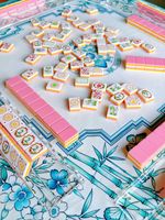 Ensemble de Mahjong Américain de Luxe Thème Jardin Floral pour 4 Joueurs avec Supports et Pions en Acrylique, Jeu de Tuiles à 3 Niveaux, Prêt à Offrir pour le Divertissement