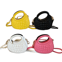 Sac à main en PU gaufré crocodile pour femme, sac à bandoulière avec fermeture éclair et doublure en polyester, vente en gros