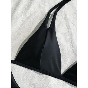 Ensemble bikini 2 pièces FOXA avec découpes latérales, haut triangle à nouer et bas brésilien, maillot de bain extensible pour femme - Product Image 5