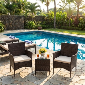 Juego de Muebles de Jardín de Mimbre de Diseño Moderno de 3 Piezas, Sillas de Ratán PE y Mesa Auxiliar con Cubierta de Vidrio para Decoración de Jardín junto a la Piscina - Product Image 1
