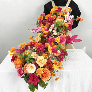 ผ้าปูโต๊ะลายดอกไม้แบบกำหนดเองสำหรับงานแต่งงาน ตกแต่งโต๊ะด้วยดอกไม้ประดิษฐ์เป็นแถวๆ ยาว - Product Image 1