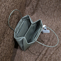 Sacs carrés de luxe légers coréens en gros, sacs à main portables pour femmes avec doubles poignées fines et rondes, idéaux pour le bureau et les voyages d'affaires