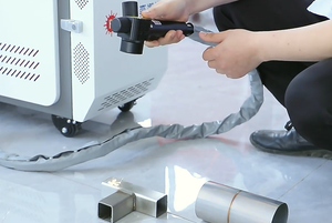 Mesin pembersih laser <span class=keywords><strong>penghilang</strong></span> karat, Pembersih laser Nadi 200W, <span class=keywords><strong>Penghilang</strong></span> <span class=keywords><strong>cat</strong></span> - Product Image 4