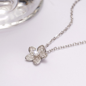 Set di Gioielli Floreali per Donne, Collana, Orecchini e Anello per Uso Quotidiano, Accessorio di Moda - Product Image 5