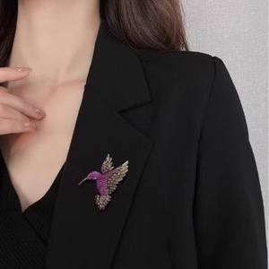 Broche de colibrí de estilo europeo americano al por mayor, nuevo <span class=keywords><strong>Pin</strong></span> de cuello de diamantes de imitación de moda transfronteriza para ropa de fiesta de mujer - Product Image 6