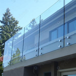 Garde-corps en verre avec mains courantes en <span class=keywords><strong>bois</strong></span> Verre trempé Accents en <span class=keywords><strong>bois</strong></span> Clous en métal Convient aux intérieurs modernes classiques - Product Image 1