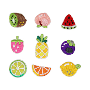 YONGZHU Patchs brodés personnalisés en feutre éco-responsable avec motifs de fruits de dessin animé, autocollants auto-adhésifs <span class=keywords><strong>pour</strong></span> la décoration de vêtements et de chapeaux - Product Image 2