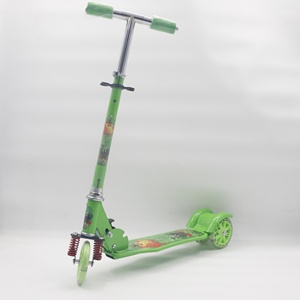 Junran绿色踢直排式儿童滑板车 -- 轻便可调车把 - Product Image 3