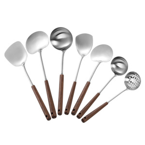 Ensemble de spatules en acier inoxydable Red Gate Tower, 3 pièces, manche en bois de noyer, ustensiles de cuisine extra longs, kit cuillère et spatule - Product Image 5