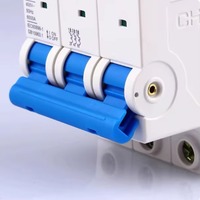 Disjoncteur miniature CHINT NXB-63 4P 63A 6kA Courbe C 4 pôles AC230 400V Rail DIN pour distribution d'énergie commerciale