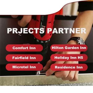 Peinture à l'huile de fleurs blanches texturées avec centre doré, art mural floral en impasto 3D, décoration minimaliste pour les intérieurs d'hôtels modernes - Product Image 6