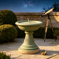 Statue de Cadran Solaire sur Piédestal en Résine Faite à la Main et Peinte à la Main, Ornement de Jardin Vert Vintage pour la Décoration Extérieure de Jardin et de Patio