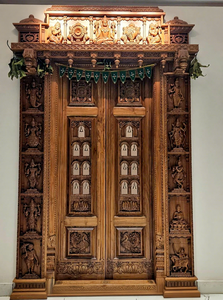 Puerta de Madera de Teca Tallada a Mano, Tradicional y Profesional, con Motivos de Elefantes y Leones, para la Entrada de la Sala de Pooja, Decoración para la Sala de Pooja, Estilo Real, Hecho en EE. UU. - Product Image 4