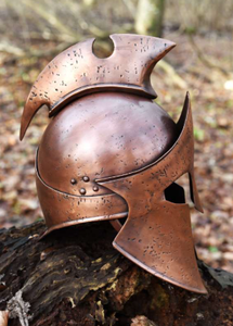Casco Griego Pulido de Alta Calidad, Construcción en Acero, Inspiración Histórica, Apariencia Antigua, para Exhibición, Disfraces y Eventos - Product Image 6