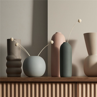Vase en céramique artisanal élégant de style nordique pour la décoration de la maison, décorations de bureau pour Pâques
