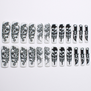 24 <span class=keywords><strong>Uñas</strong></span> Postizas Góticas de Diseño Largo en Forma de Ataúd, Negras y Blancas <span class=keywords><strong>con</strong></span> Calaveras y Rosas, <span class=keywords><strong>Uñas</strong></span> Acrílicas de Terror para Halloween, para Mujeres, para Fiestas - Product Image 4