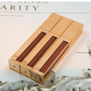 Rouge à lèvres mat velours nourrissant et longue tenue MLM Custom Makeup Luxury Gold Bullion Tubes, fini nacré - Product Image 1