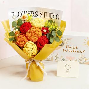 Rose all'Uncinetto Fatte a Mano Personalizzate per San Valentino e Festa della Mamma, Bouquet di Fiori Lavorati a Maglia, Giocattoli di Peluche - Product Image 1