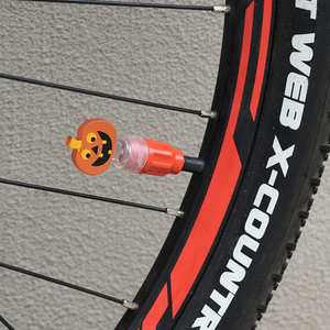 ไฟวงล้อฮาโลวีนรูปฟักทอง ไฟ LED กระพริบติดล้อรถยนต์ จักรยาน มอเตอร์ไซค์ - Product Image 3