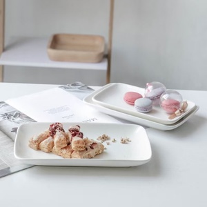 Assiettes rectangulaires classiques écologiques en porcelaine de 8, 9, 10 pouces Assiettes à sushi pour <span class=keywords><strong>dessert</strong></span> en céramique, service blanc élégant - Product Image 4