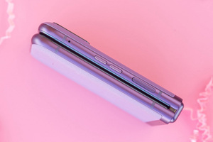 Moto Razr 40 5G Điện Thoại Thông Minh Snapdragon 8 + Gen 1 6.9-Inch Có Thể Gập Lại Màn Hình 144Hz 64MP Máy Ảnh 4200MAh An Toàn Bóng Chỉ Đọc - Product Image 6