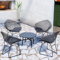 Ensemble table et chaises de jardin style européen en métal pour cours, jardins, aménagements municipaux, devantures de magasins, salons de thé et de café