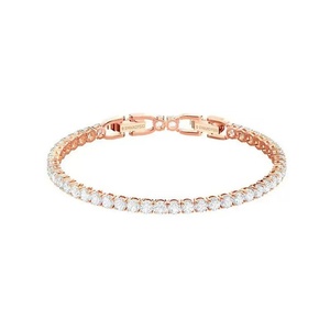 <span class=keywords><strong>Bracelet</strong></span> tennis pour <span class=keywords><strong>femme</strong></span>, entièrement orné de cristaux brillants, <span class=keywords><strong>en</strong></span> alliage plaqué <span class=keywords><strong>argent</strong></span>, avec maillons <span class=keywords><strong>en</strong></span> strass, bijoux de luxe pour le quotidien et les mariages, vente <span class=keywords><strong>en</strong></span> gros - Product Image 2