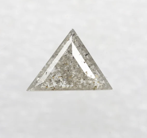 2,16 CT Rústico Blanco Natural Triángulo Corte Diamante suelto I3 Claridad con color blanco y características de corte de entrenamiento - Product Image 2