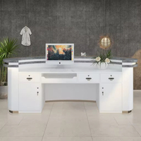 Bureau de réception moderne de luxe personnalisé avec effet marbre incurvé et éclairage LED intégré pour hall d'hôtel, bureau d'entreprise, salon de beauté